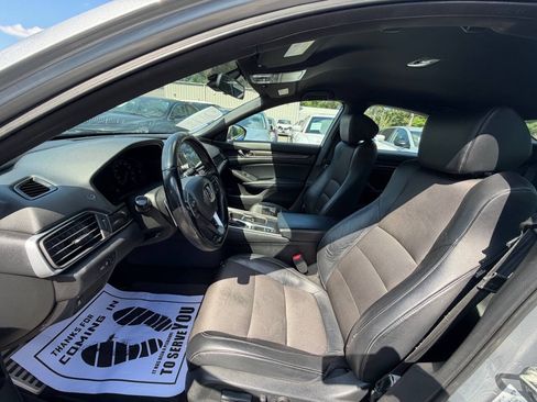 Used 2018 Honda Accord Sport image 12