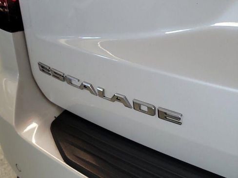 Certified 2023 Cadillac Escalade ESV Sport image 8