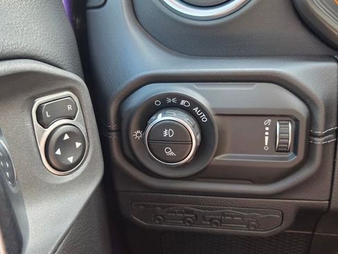 Used 2026 Jeep Gladiator Sport image 23