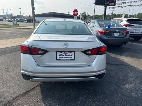 Used 2019 Nissan Altima 2.5 S FWD image 6