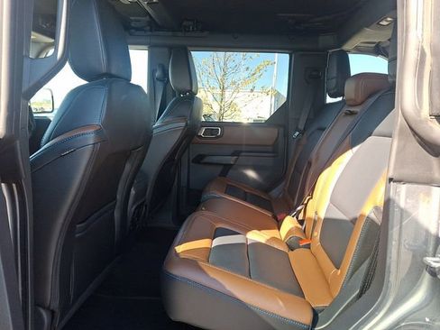 Used 2024 Ford Bronco Outer Banks AWD/4WD image 10