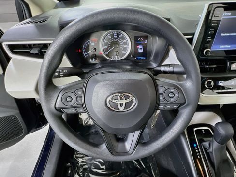 Used 2021 Toyota Corolla LE w/ Carpet Mat Package (TMS) FWD image 11