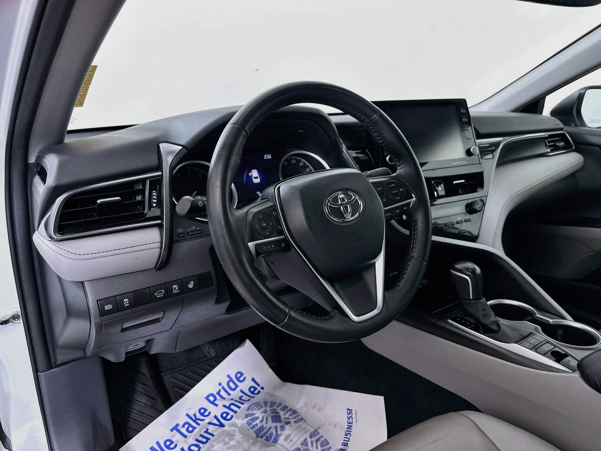 Used 2023 Toyota Camry XLE w/ Cold Weather Package AWD/4WD image 9
