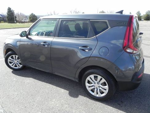 Used 2020 Kia Soul LX image 2