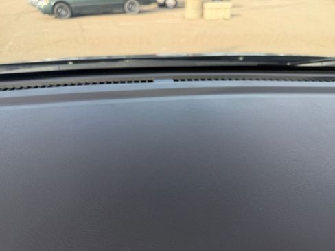 Used 2025 Nissan Versa SV image 17