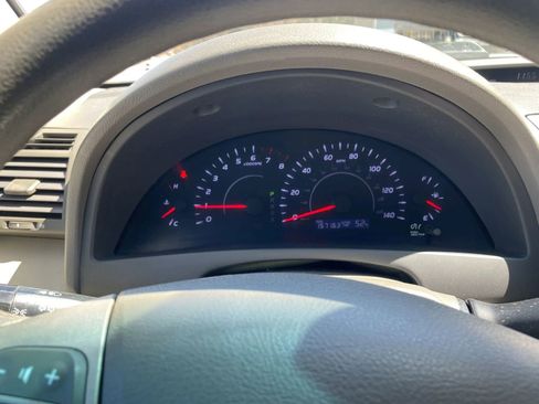 Used 2011 Toyota Camry FWD image 11
