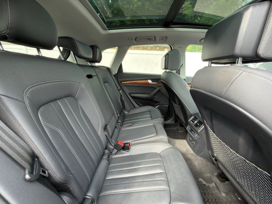 Used 2021 Audi Q5 2.0T Premium Plus w/ Premium Plus Package AWD/4WD image 34