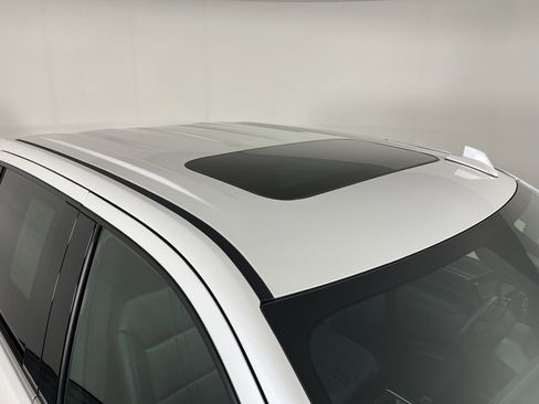 Used 2025 Chevrolet Silverado 1500 High Country w/ Technology Package image 12