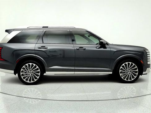 Used 2026 Hyundai Palisade Calligraphy FWD image 4
