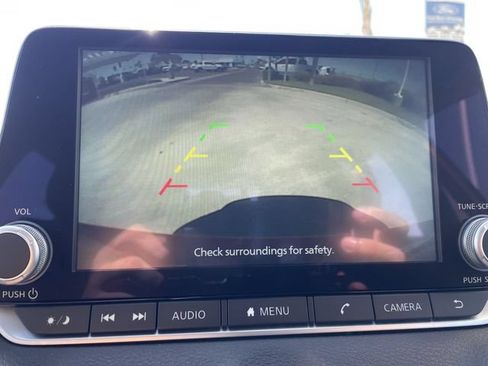 Used 2024 Nissan Sentra SR FWD image 14