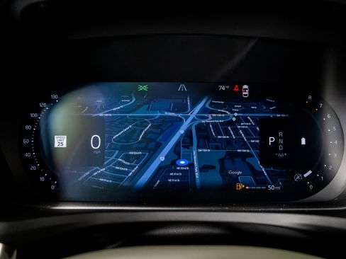 Used 2026 Volvo V60 B5 Cross Country Plus w/ Protection Package Premier image 40