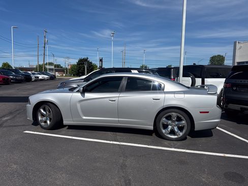 Used 2012 Dodge Charger SXT w/ Rallye Appearance Group RWD image 6