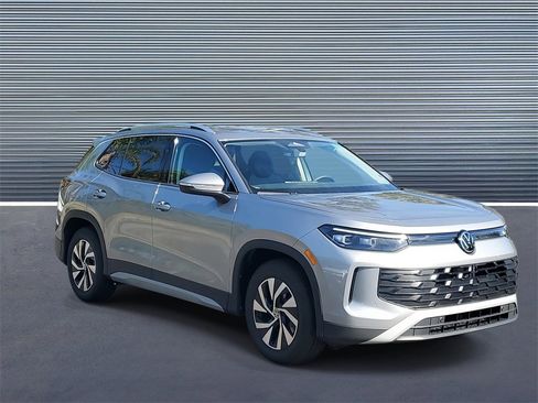 New 2026 Volkswagen Tiguan S image 2