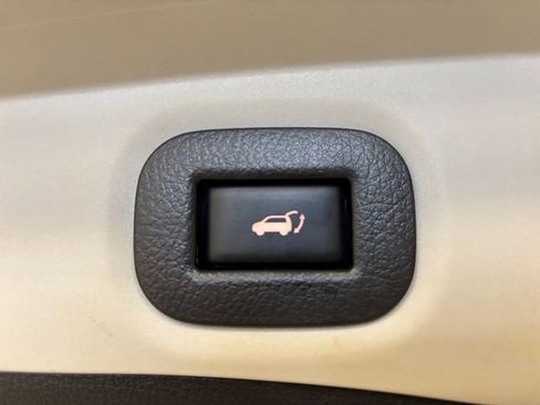 Used 2015 Nissan Rogue SL w/ SL Premium Package image 28