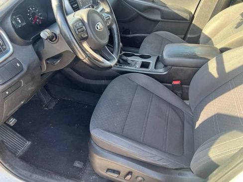 Used 2017 Kia Sorento FWD w/ LX Convenience Package image 9
