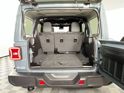 Used 2024 Jeep Wrangler Sahara image 25