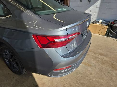 Used 2024 Volkswagen Jetta SE FWD image 22