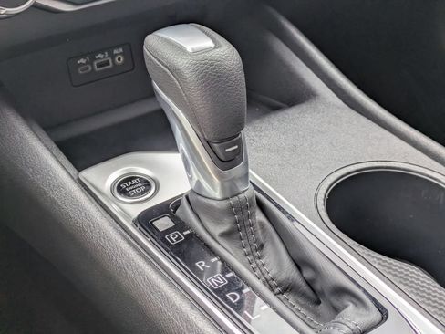 Used 2025 Nissan Altima 2.5 SV FWD image 17