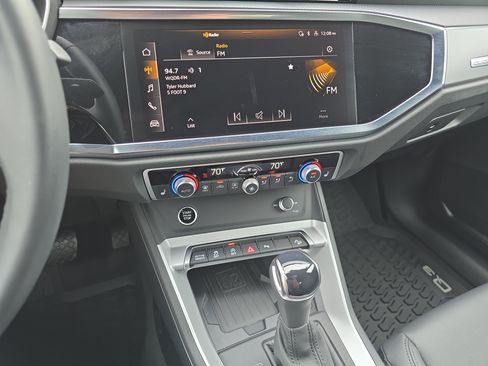 Certified 2025 Audi Q3 2.0T Premium w/ Convenience Package AWD/4WD image 20