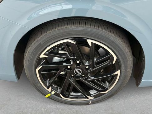 New 2026 Nissan Sentra SR w/ Floor Mat Package FWD image 11