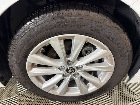 Used 2025 Toyota Corolla SE FWD image 12
