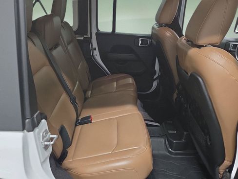 Used 2021 Jeep Wrangler Unlimited Rubicon AWD/4WD image 22