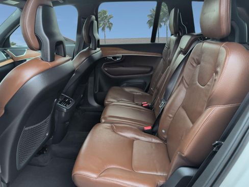 Used 2021 Volvo XC90 T6 Momentum w/ Climate Package AWD/4WD image 25