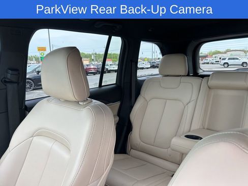 Used 2024 Jeep Grand Cherokee Limited w/ Black Appearance Package image 11