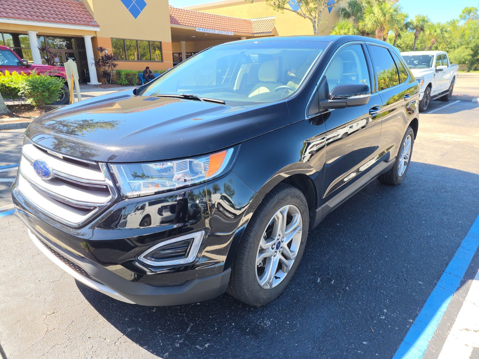 Used 2016 Ford Edge Titanium FWD image 2