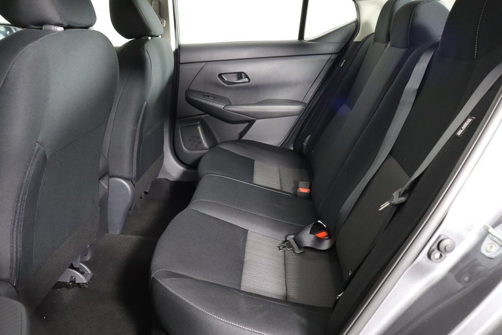 Used 2024 Nissan Sentra SV FWD image 16