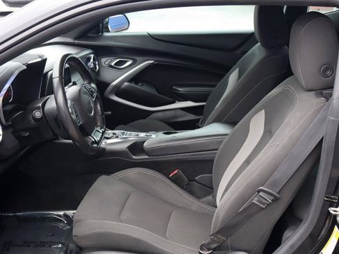 Used 2019 Chevrolet Camaro LT w/ Technology Package RWD image 18