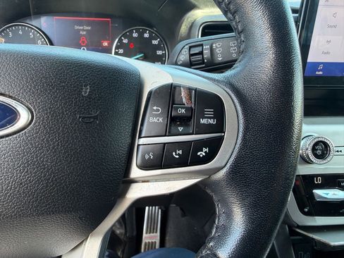 Used 2021 Ford Explorer XLT w/ Equipment Group 202A AWD/4WD image 21