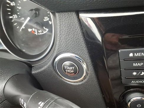 Used 2020 Nissan Rogue SL w/ Premium Package image 12