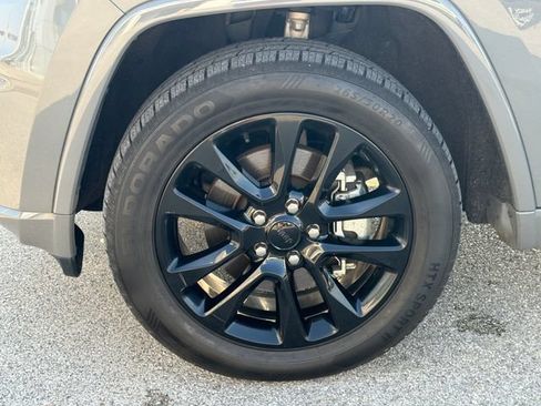 Used 2021 Jeep Grand Cherokee Laredo X AWD/4WD image 39