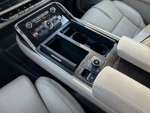 Used 2023 Lincoln Navigator Reserve image 20