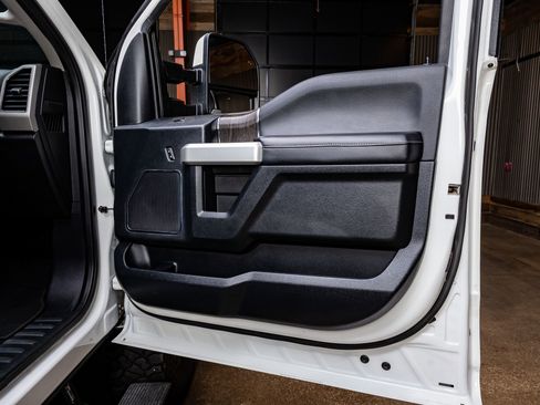 Used 2021 Ford F250 Lariat w/ Lariat Value Package image 35