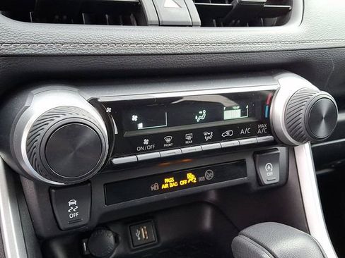 Used 2024 Toyota RAV4 LE image 17