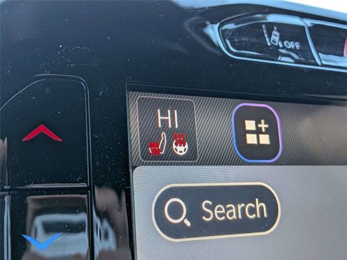 Certified 2025 RAM 1500 Laramie image 26