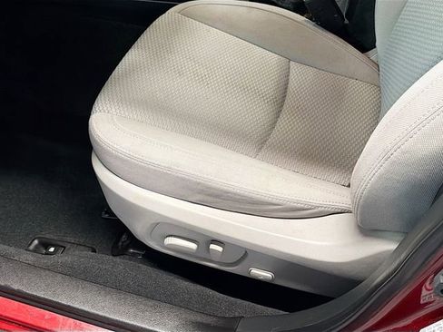 Used 2016 Subaru Forester 2.5i Premium w/ All-Weather Package image 18