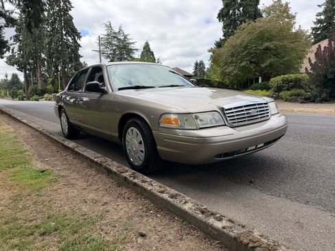 Used 2008 Ford Crown Victoria Police Interceptor RWD image 3