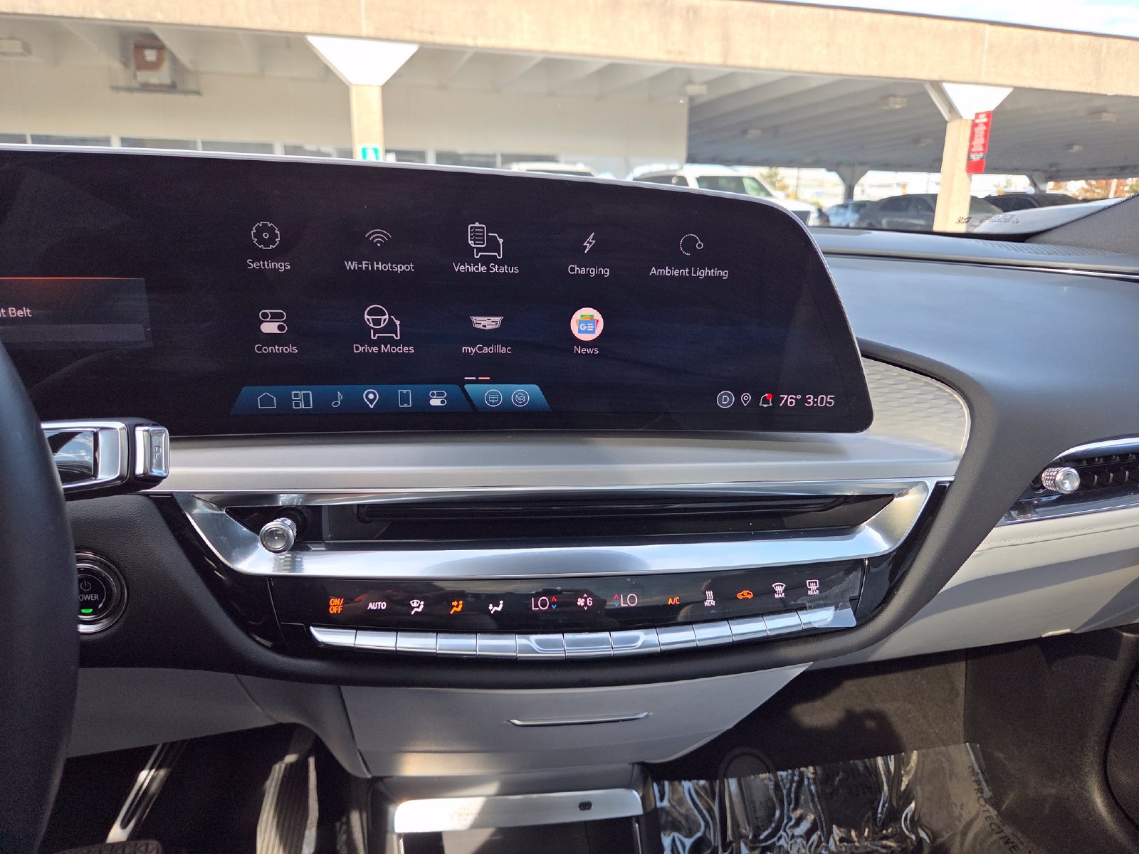 Certified 2024 Cadillac Lyriq Luxury AWD/4WD image 9