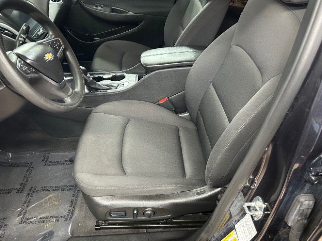 Used 2023 Chevrolet Malibu LT FWD image 13