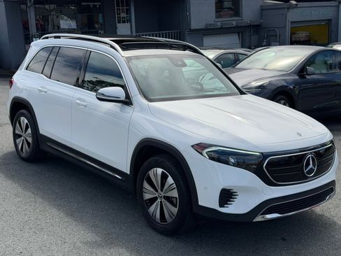 Used 2023 Mercedes-Benz EQB 300 4MATIC image 3