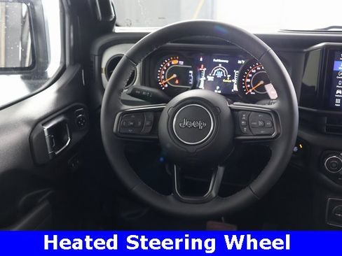 Used 2025 Jeep Wrangler Willys image 10