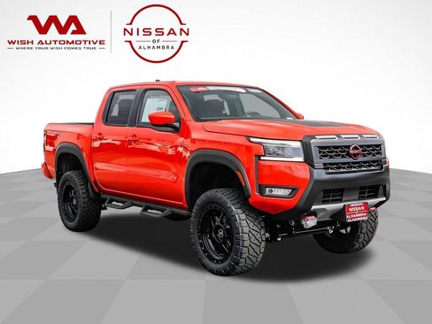 New 2025 Nissan Frontier PRO-4X w/ Black Accent Package AWD/4WD image 4