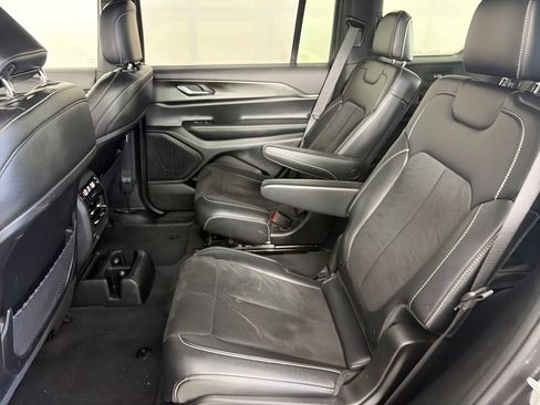 Used 2023 Jeep Grand Cherokee L Laredo AWD/4WD image 13