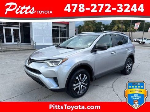 Used 2017 Toyota RAV4 LE FWD image 1