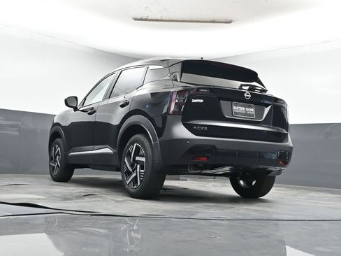New 2026 Nissan Kicks SV image 12