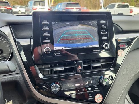 Used 2023 Toyota Camry SE image 17