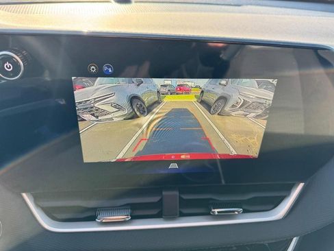 New 2026 Chevrolet Equinox LT image 16